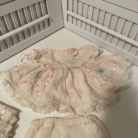 Adorable Benewborn set of three pieces,dresses pants and blankets. Soft and New - Picture 4 of 11